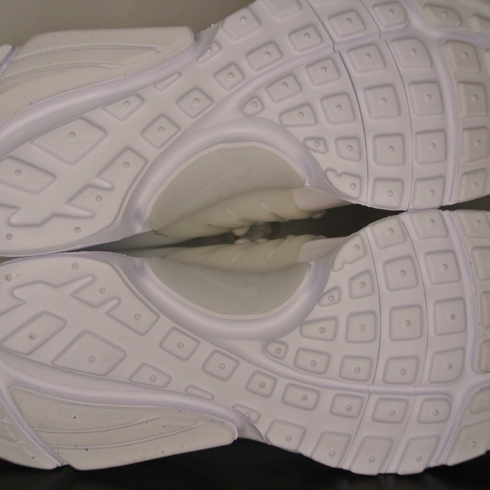 Nike Air Presto GS Triple White 833875-100 size 5Y / Women's 6.5 New - Picture 10 of 11
